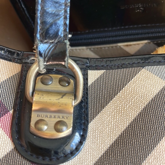 Burberry authentic handbag - Picture 5 of 13